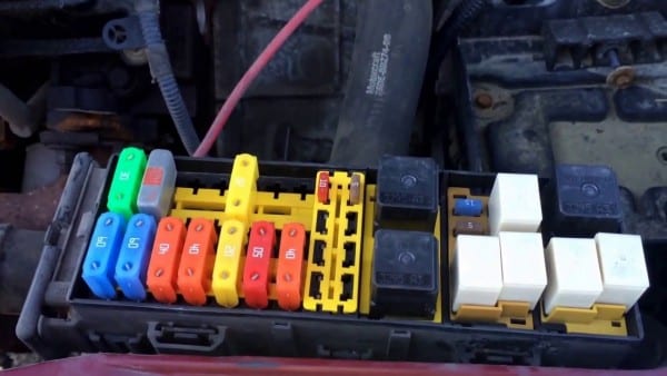 2004 Ford Taurus Main Fuse Box Location 2004 Ford Taurus Main Fuse Box Location