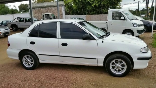 Hyundai Accent Full 1998 Hyundai Accent Full 1998