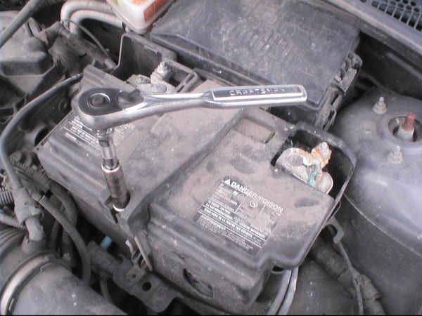 Fh Auto Repair How To Change The Battery On A 2000 Fh Auto Repair How To Change The Battery On A 2000
