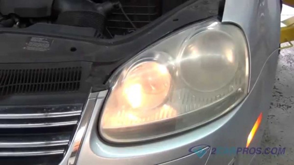 Headlight Bulb Replacement Volkswagen Jetta 2005 Headlight Bulb Replacement Volkswagen Jetta 2005