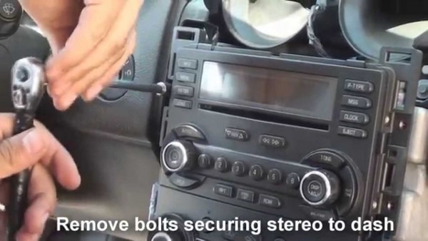 Remove Factory Stereo G6 2005 Remove Factory Stereo G6 2005