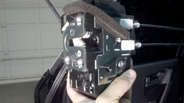 03 U2032 Driver Door Lock Actuator Needs Replacement Help How