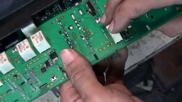 How To Change The Fuel Pump Relay In Dodge Chrysler Jeep Tipm How To Change The Fuel Pump Relay In Dodge Chrysler Jeep Tipm