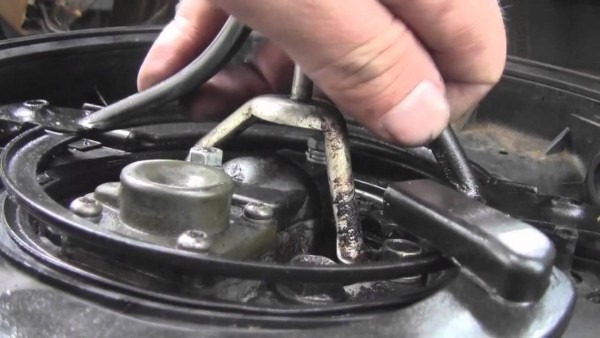 How To Replace A Fuel Injector On A 1997 Geo Metro How To Replace A Fuel Injector On A 1997 Geo Metro