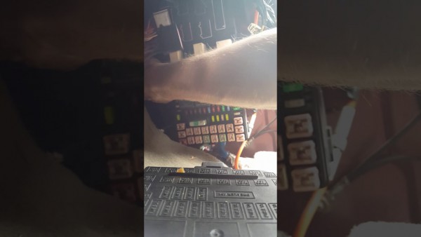 Fuse Box Removal Of 2003 Ford Expedition Fuel Pump Relay Fix Fuse Box Removal Of 2003 Ford Expedition Fuel Pump Relay Fix