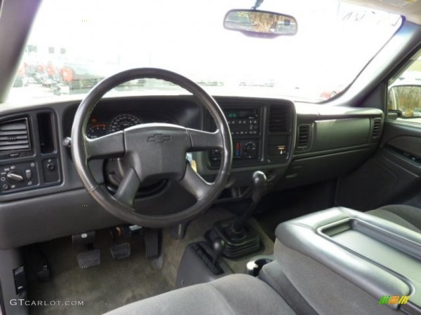 Medium Gray Interior 2003 Chevrolet Silverado 2500hd Ls Extended