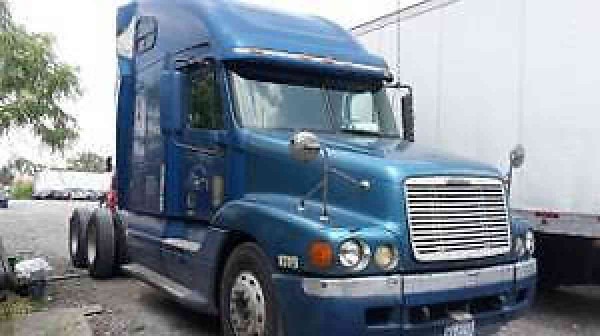 Freightliner Century (1998) Sleeper Semi Trucks Freightliner Century (1998) Sleeper Semi Trucks