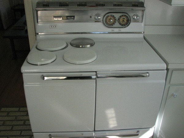 Vintage Ge Hotpoint Electric Range Stove Oven 1950s Good Condition Vintage Ge Hotpoint Electric Range Stove Oven 1950s Good Condition