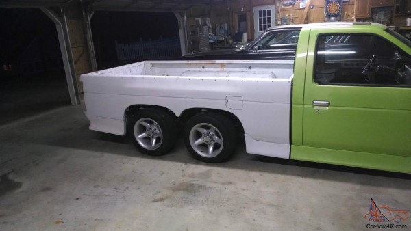 1986 Nissan Truck Custom Tandem 3 Axle 1986 Nissan Truck Custom Tandem 3 Axle