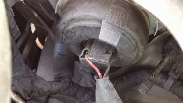 How To Replace The Headlight Lamps In A Toyota Camry '97 How To Replace The Headlight Lamps In A Toyota Camry '97