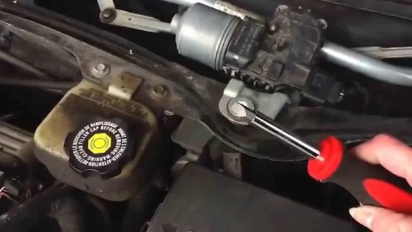 How To Change A Wiper Transmission In A 2003 Saturn Ion No Timing How To Change A Wiper Transmission In A 2003 Saturn Ion No Timing